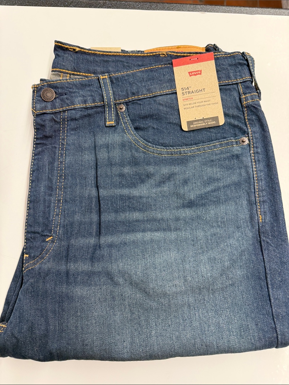 NEW Levi's 514 Straight Men's Jeans 38 x 32